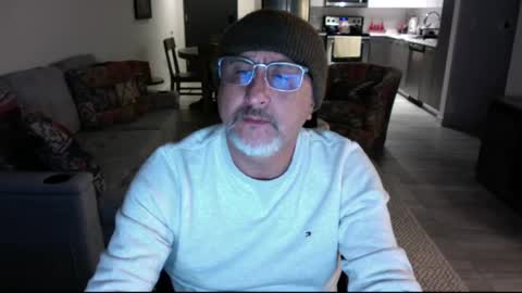 Snapshot of latinnous chatting on February 17, 5:14 am QS - INDEPENDENT MODEL online show from February 17, 5:14 am