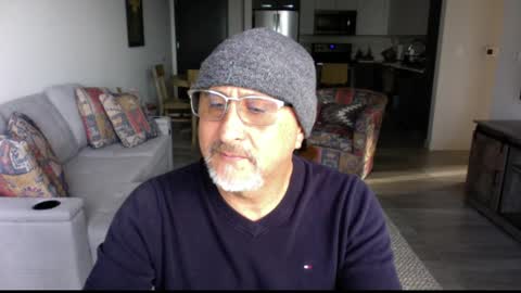 Snapshot of latinnous chatting on February 22, 10:09 pm QS - INDEPENDENT MODEL online show from February 22, 10:09 pm