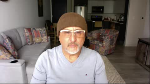 Snapshot of latinnous chatting on March 4, 5:13 pm QS - INDEPENDENT MODEL online show from March 4, 5:13 pm