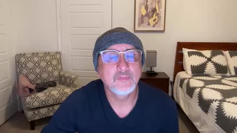 Snapshot of latinnous chatting on October 18, 5:54 am QS - INDEPENDENT MODEL online show from October 18, 5:54 am