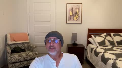 Snapshot of latinnous chatting on October 23, 5:40 am QS - INDEPENDENT MODEL online show from October 23, 5:40 am