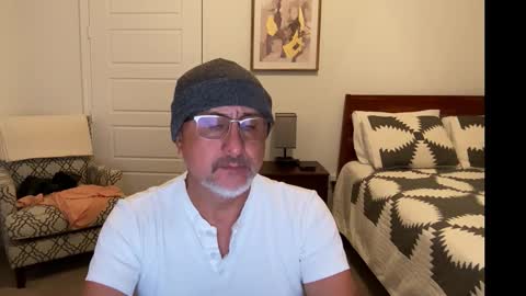 Snapshot of latinnous chatting on October 26, 4:18 am QS - INDEPENDENT MODEL online show from October 26, 4:18 am