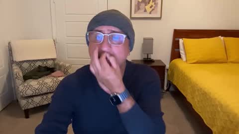 Snapshot of latinnous chatting on October 29, 5:10 am QS - INDEPENDENT MODEL online show from October 29, 5:10 am