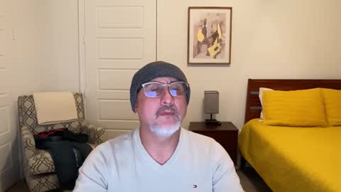 Snapshot of latinnous chatting on November 13, 4:33 am QS - INDEPENDENT MODEL online show from November 13, 4:33 am