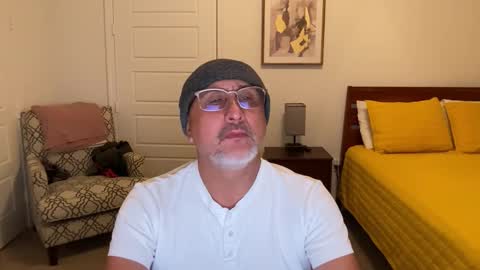 Snapshot of latinnous chatting on November 17, 4:07 am QS - INDEPENDENT MODEL online show from November 17, 4:07 am