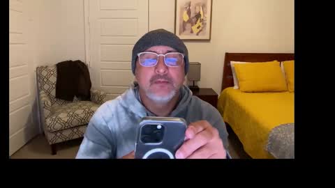 Snapshot of latinnous chatting on December 4, 6:01 am QS - INDEPENDENT MODEL online show from December 4, 6:01 am