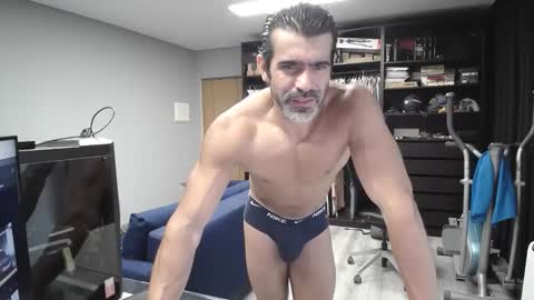 Snapshot of latino23bom chatting on September 10, 10:15 am sam online show from September 10, 10:15 am