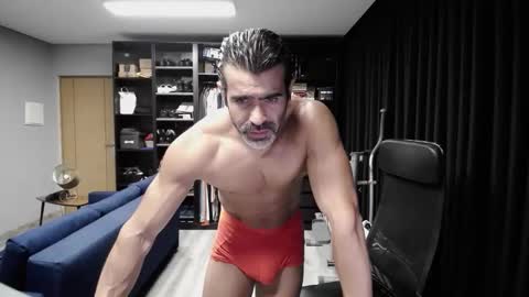 Snapshot of latino23bom chatting on September 11, 10:15 am sam online show from September 11, 10:15 am