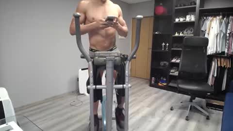 Snapshot of latino23bom chatting on October 25, 8:00 am sam online show from October 25, 8:00 am