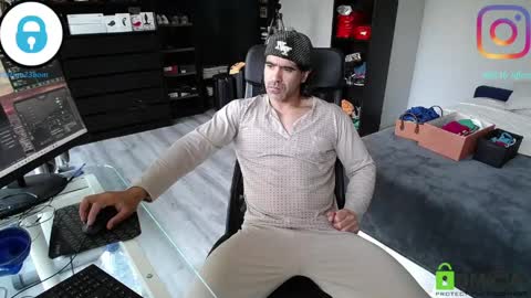 sam online show from April 30, 8:09 am