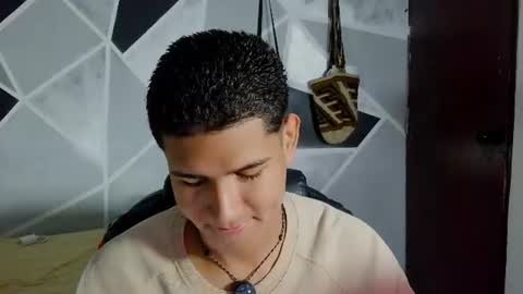 Snapshot of latinohotboy_ chatting on June 11, 12:25 pm latinohotboy_ online show from June 11, 12:25 pm