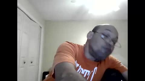 Snapshot of latinoinfla chatting on December 8, 9:19 pm latinoinfla online show from December 8, 9:19 pm