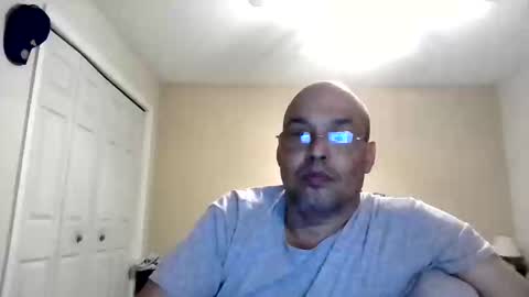 Snapshot of latinoinfla chatting on May 9, 2:17 am latinoinfla online show from May 9, 2:17 am