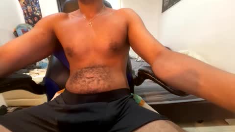 Snapshot of latinpecs69 chatting on May 10, 10:15 pm latinpecs69 online show from May 10, 10:15 pm