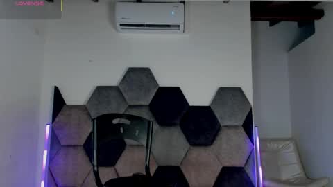 Snapshot of latrellx7 chatting on May 18, 3:13 am LEANDRO online show from May 18, 3:13 am