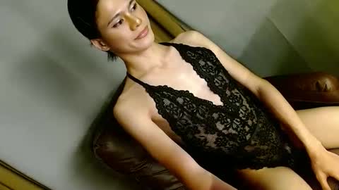 Snapshot of latrina_ chatting on April 4, 10:40 pm latrina_ online show from April 4, 10:40 pm