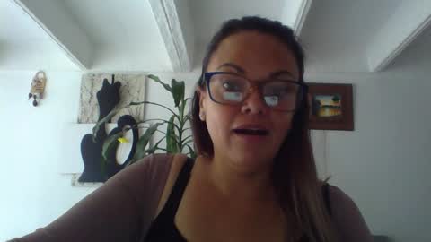 Laura online show from December 22, 3:53 pm