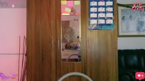 laujgray online show from March 14, 3:28 pm