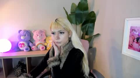 laukyubey1 online show from January 6, 7:28 pm