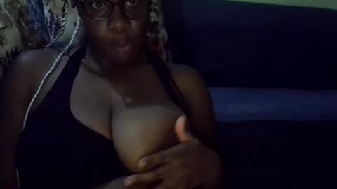 laura829489 online show from December 21, 7:43 pm