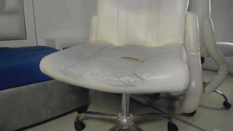 Snapshot of laura__js_ chatting on September 27, 9:03 am laura__js_ online show from September 27, 9:03 am