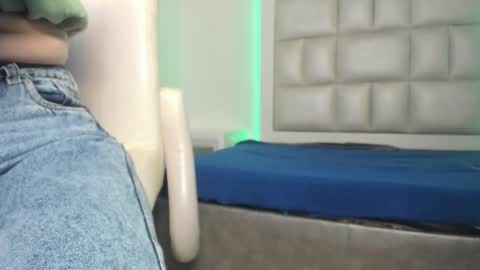 Snapshot of laura__js_ chatting on September 29, 3:33 am laura__js_ online show from September 29, 3:33 am