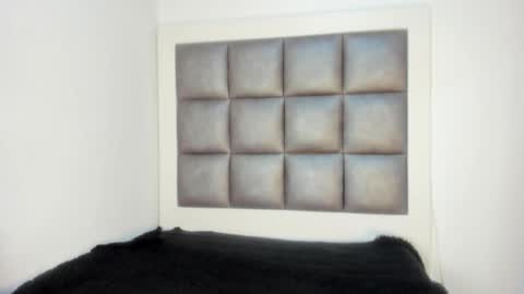 Snapshot of laura__js_ chatting on October 8, 5:54 pm laura__js_ online show from October 8, 5:54 pm