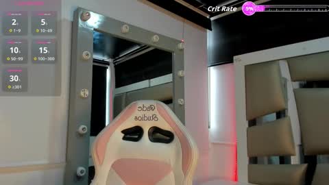 laura__js_ online show from November 28, 6:21 pm