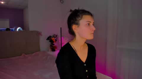 Laura online show from January 8, 10:15 am