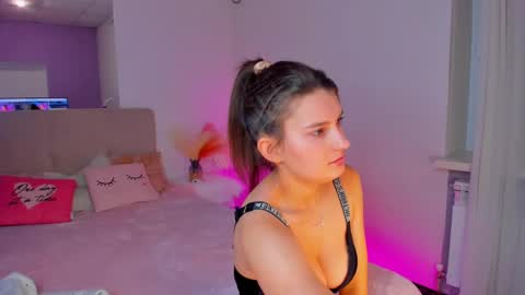 Laura online show from February 10, 12:29 pm