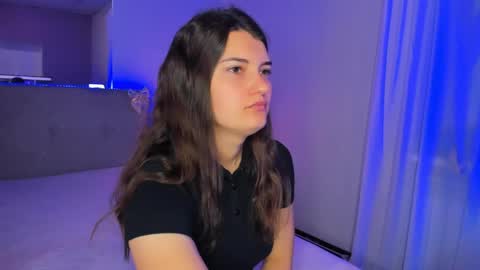 Snapshot of laura__leee chatting on May 17, 4:54 am Laura online show from May 17, 4:54 am