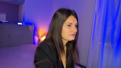 Snapshot of laura__leee chatting on May 27, 5:04 am Laura online show from May 27, 5:04 am