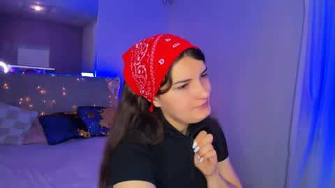 Snapshot of laura__leee chatting on June 8, 5:08 am Laura online show from June 8, 5:08 am