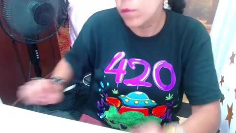 Snapshot of laura_alejandra chatting on December 2, 7:05 pm Laura Alejandra online show from December 2, 7:05 pm