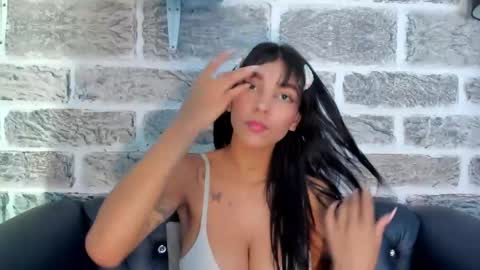 Laura online show from March 3, 3:53 pm