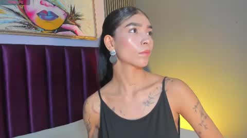 Snapshot of laura_aristizabal_19 chatting on June 13, 11:41 am Laura online show from June 13, 11:41 am