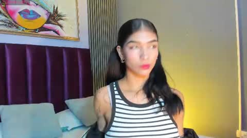 Snapshot of laura_aristizabal_19 chatting on June 16, 11:57 am Laura online show from June 16, 11:57 am