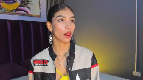 Snapshot of laura_aristizabal_19 chatting on June 17, 12:07 pm Laura online show from June 17, 12:07 pm