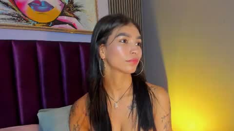Snapshot of laura_aristizabal_19 chatting on June 27, 12:04 am Laura online show from June 27, 12:04 am