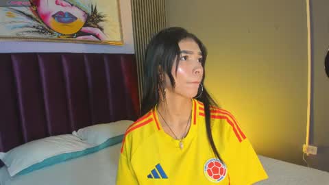 Snapshot of laura_aristizabal_19 chatting on June 27, 12:10 pm Laura online show from June 27, 12:10 pm