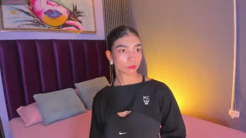 Snapshot of laura_aristizabal_19 chatting on July 12, 11:56 am Laura online show from July 12, 11:56 am