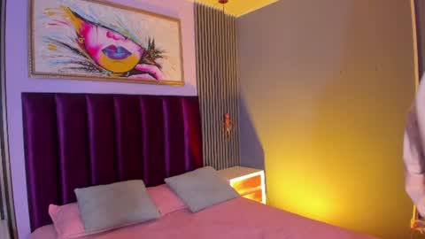 Snapshot of laura_aristizabal_19 chatting on July 15, 12:21 pm Laura online show from July 15, 12:21 pm