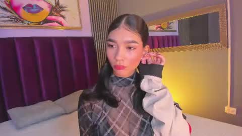 Snapshot of laura_aristizabal_19 chatting on July 28, 12:23 pm Laura online show from July 28, 12:23 pm