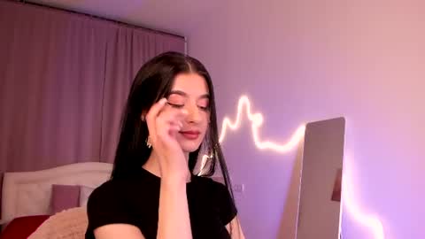 Laura online show from July 8, 8:46 pm