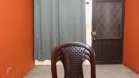 Snapshot of laura_craizy chatting on February 9, 4:46 am CALL ME LOVE LAURA online show from February 9, 4:46 am