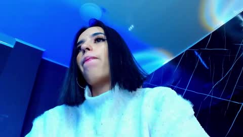 Snapshot of laura_hentai chatting on December 11, 4:20 pm Laura online show from December 11, 4:20 pm