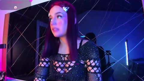 Snapshot of laura_hentai chatting on February 15, 1:57 am Laura online show from February 15, 1:57 am