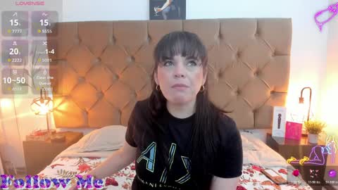laura hotties online show from April 10, 1:05 pm