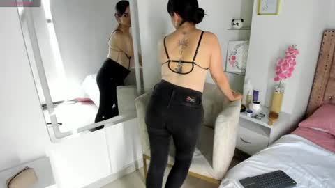 laura hotties online show from June 26, 6:12 pm