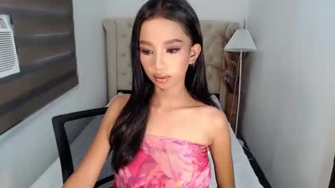 Snapshot of laura_leighxx chatting on January 9, 3:47 am Laura leighxx online show from January 9, 3:47 am